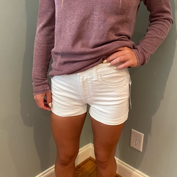 Penn State H&M, NWT, white stretch jean shorts size 2 w/ Penn State We Are! - Picture 5 of 12